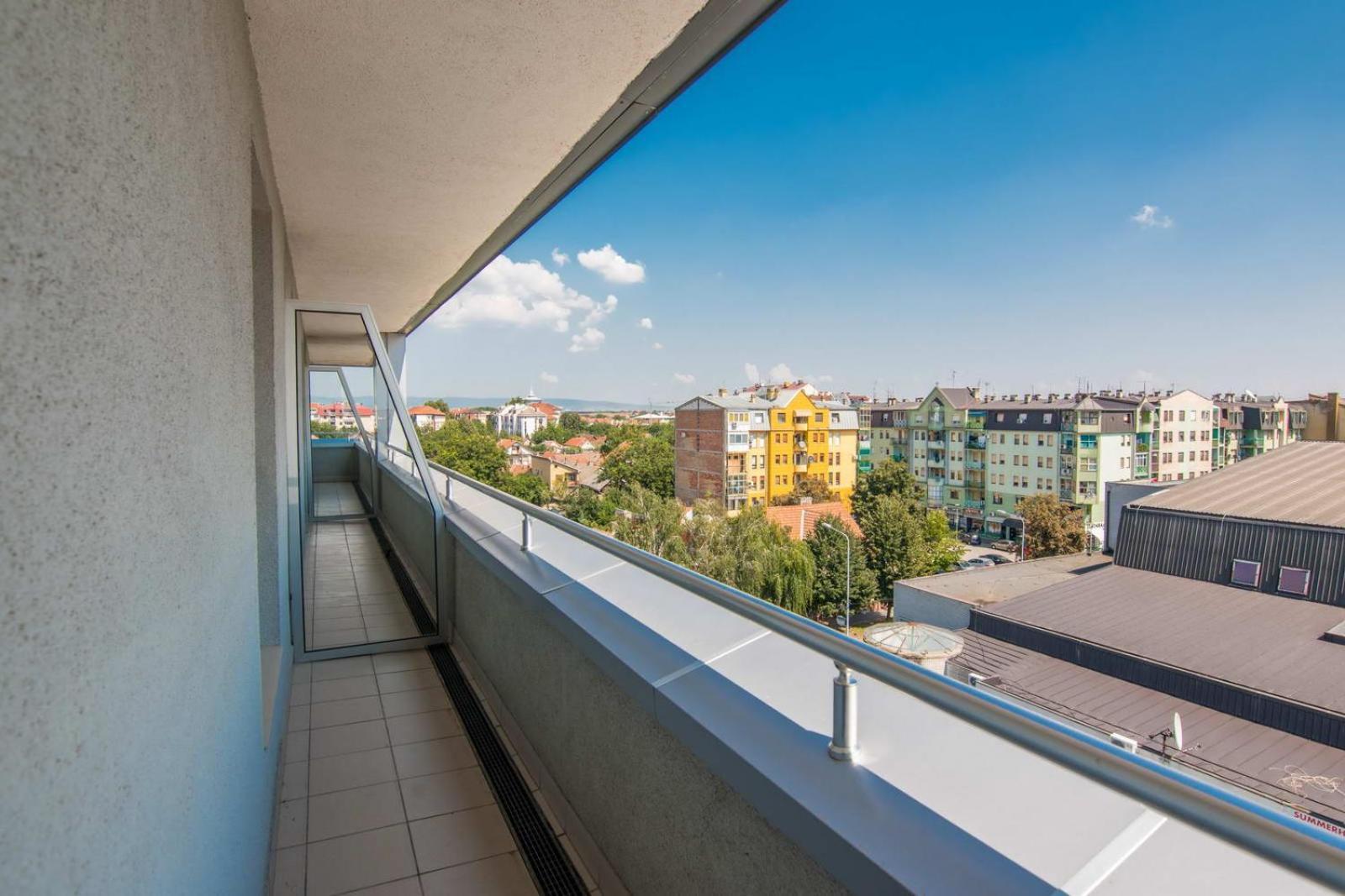 Hotel Monogram Park Ruma Ngoại thất bức ảnh