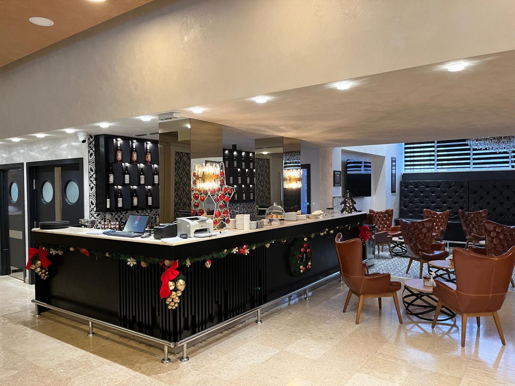 Hotel Monogram Park Ruma Ngoại thất bức ảnh