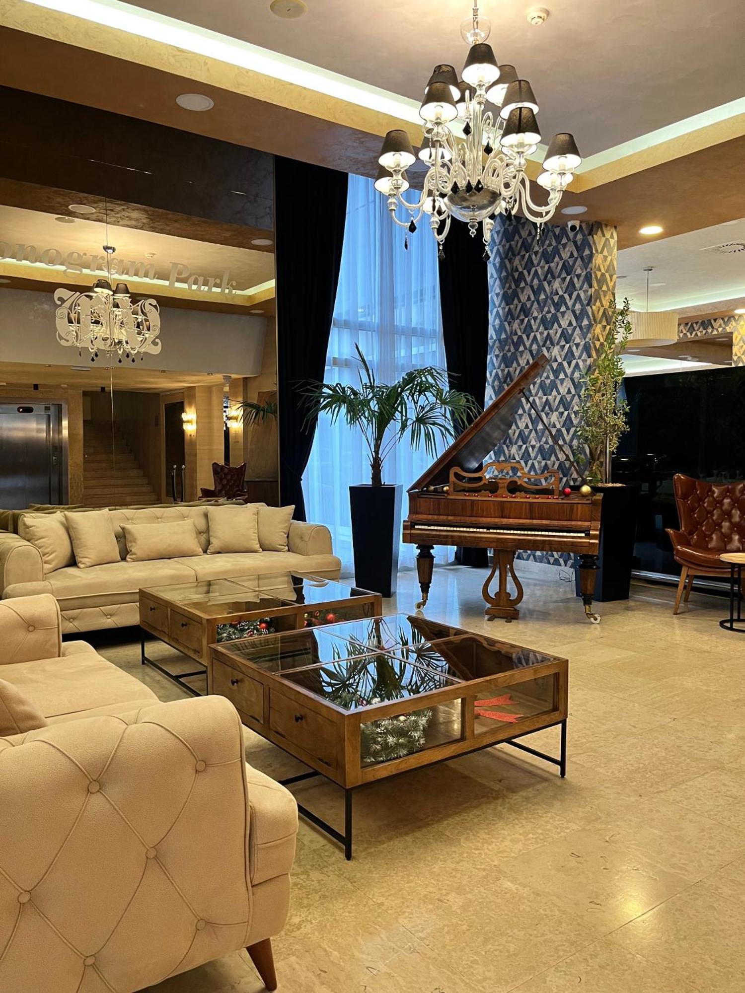 Hotel Monogram Park Ruma Ngoại thất bức ảnh