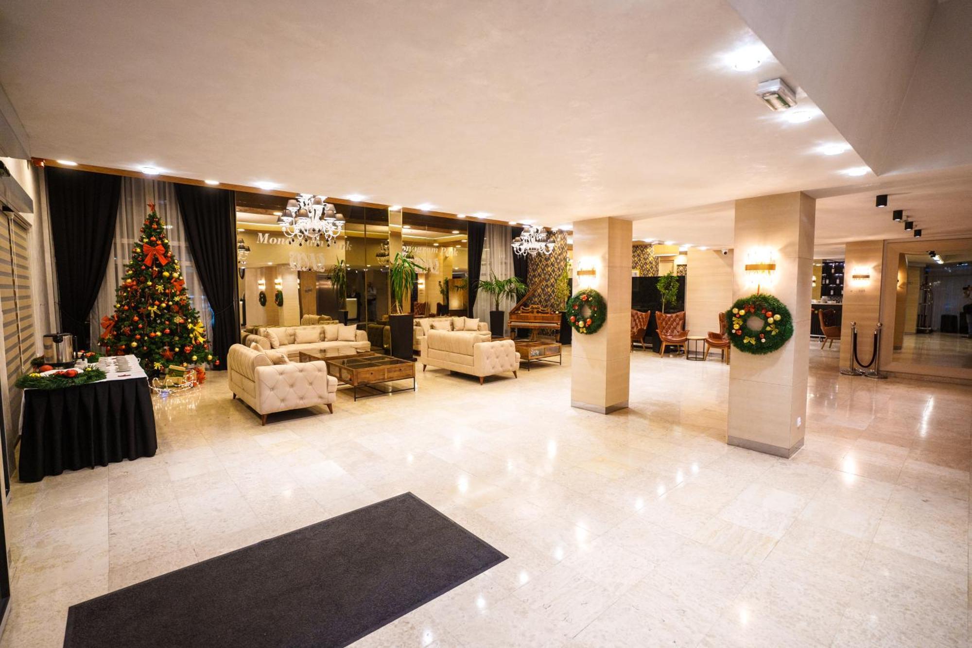 Hotel Monogram Park Ruma Ngoại thất bức ảnh