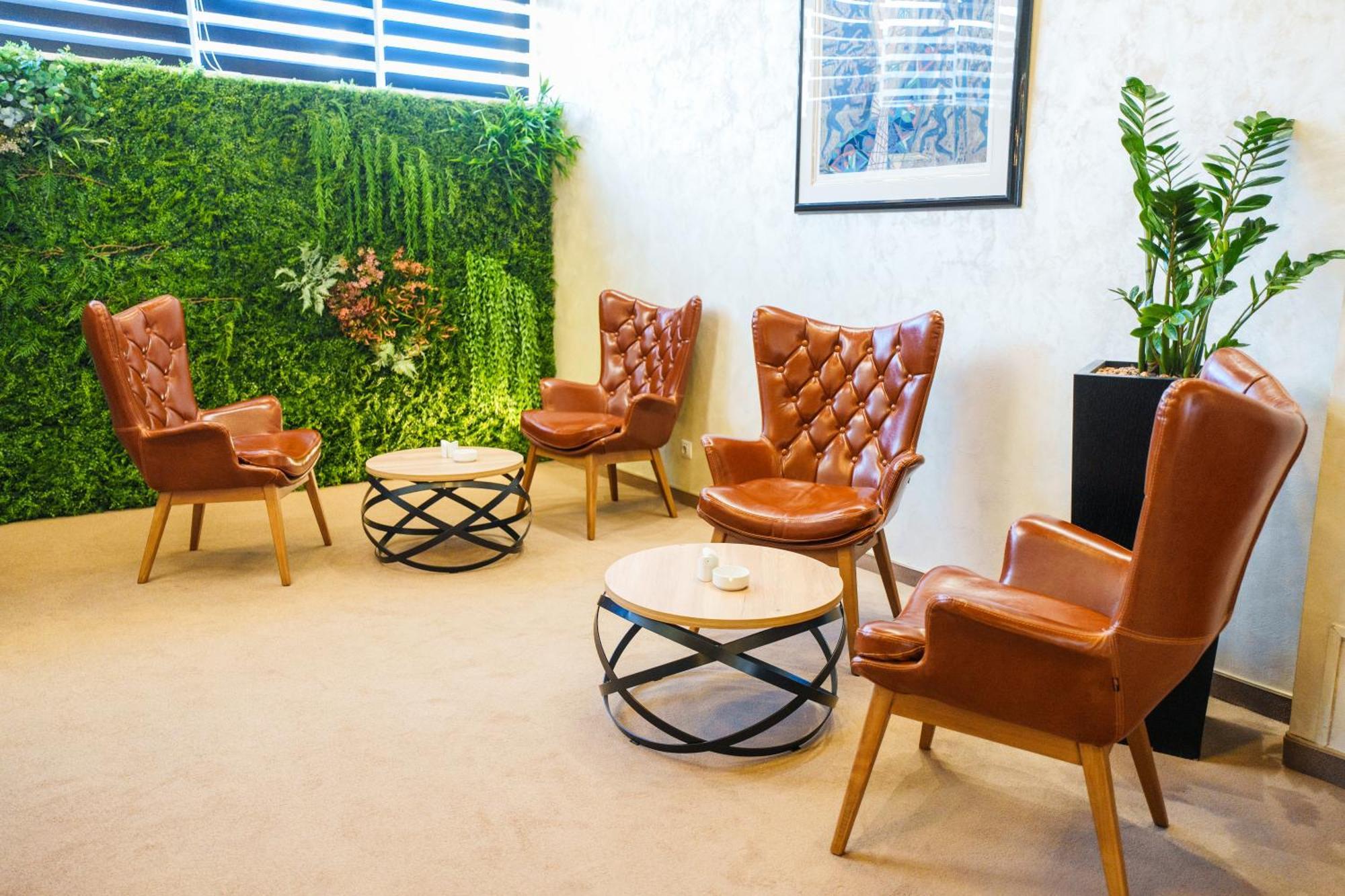Hotel Monogram Park Ruma Ngoại thất bức ảnh