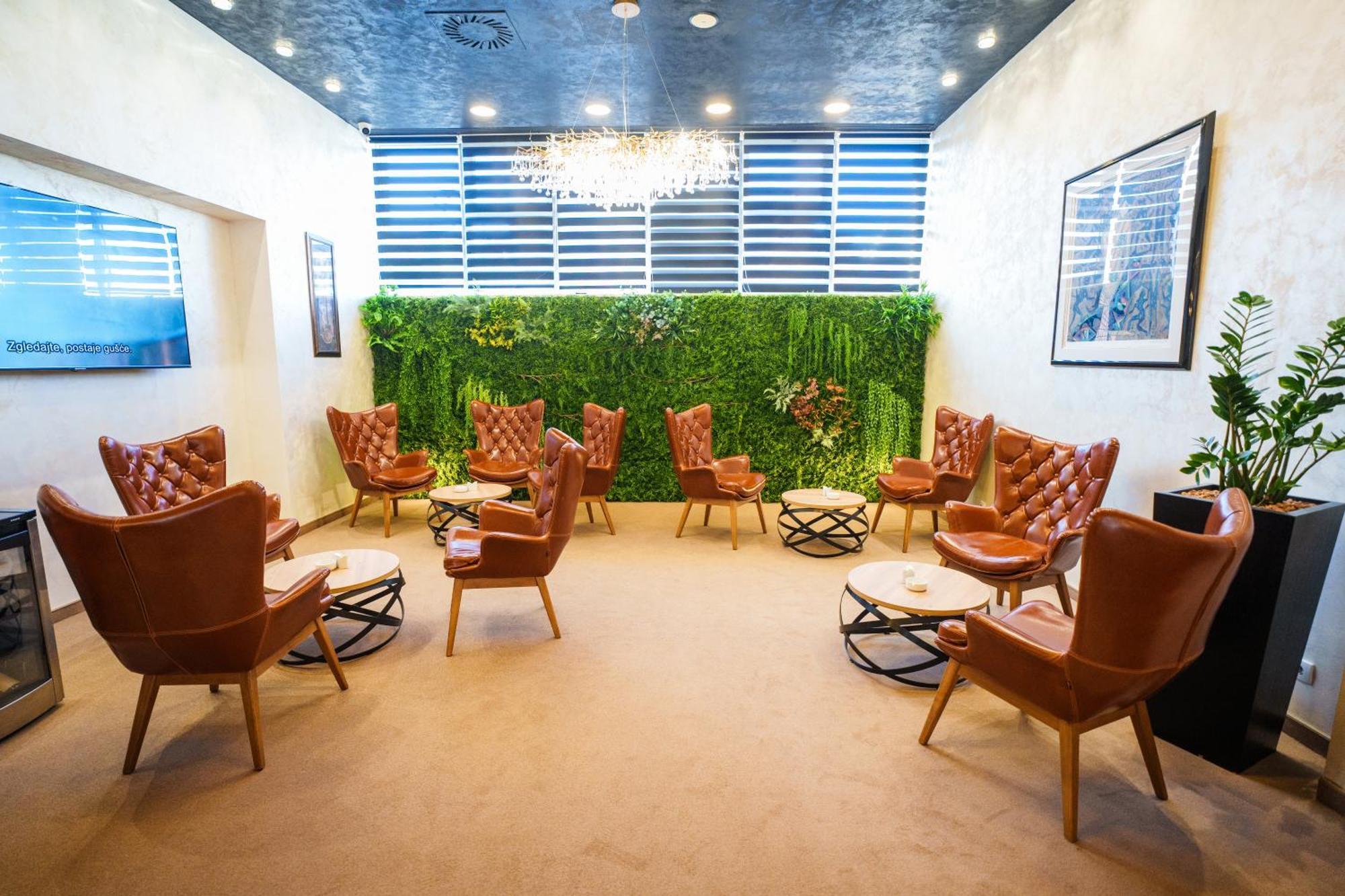 Hotel Monogram Park Ruma Ngoại thất bức ảnh